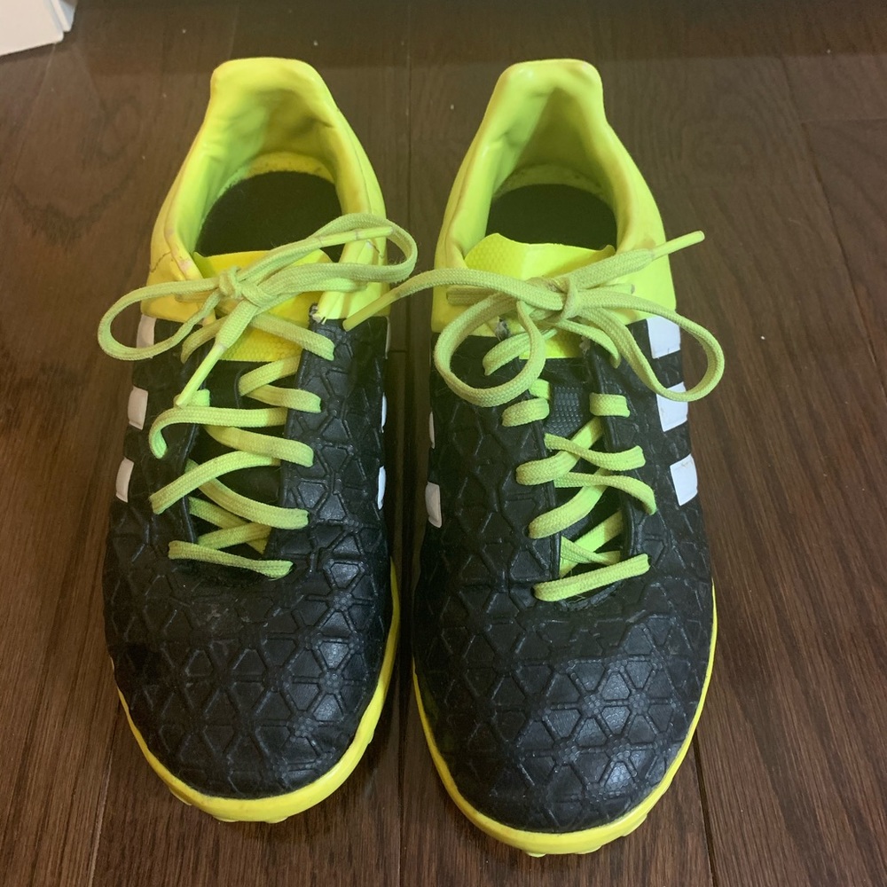 Adidas Kids used soccer shoes, size 3
